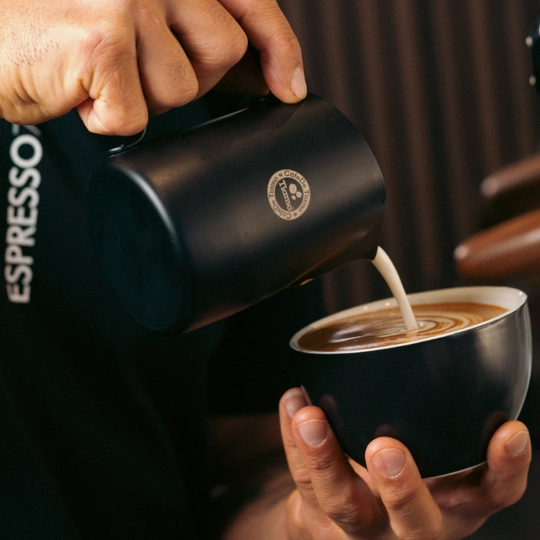 Tiamo Tapered Milk Jug Black